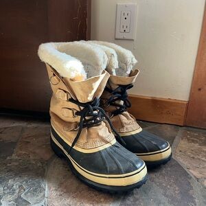 Sorel Caribou Boots Men’s 8/Womens 10
